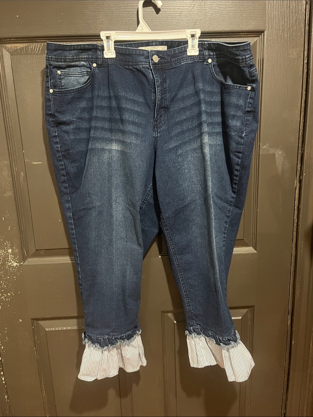 Ruffle-Cuff Cropped Jeans in Dark Blue - Women's